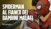 Mattia si traveste da Spiderman per aiutare i bimbi malati: "Genitori, videochiamatemi"