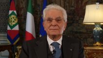 Il messaggio di Mattarella ai cittadini: "Sarà Pasqua in solitudine, anche per me"