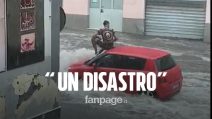 Sicilia, bomba d'acqua a Scordia (Catania), persone sopra i tetti delle auto: "Un disastro"