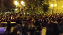 A Napoli maxi assembramenti a Mezzacannone per l'ultimo venerdì in zona gialla