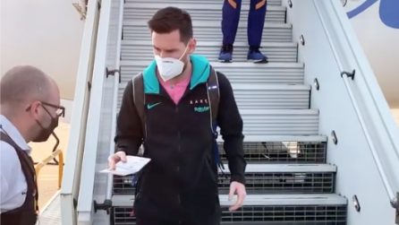 Il Barcellona arriva a Parigi: qualcuno non "riconosce" Messi