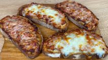 Bruschette con salsiccia: l'antipasto facile e gustoso da provare subito!