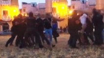 Palermo, poliziotti intervengono per sedare una lite: ricevono pugni e schiaffi anche loro