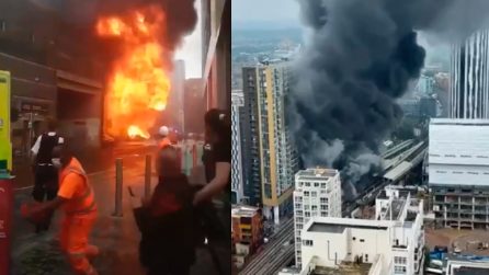 Londra, esplosione e grave incendio presso la stazione Elephant and Castle: fumo visibile in tutta la città