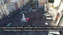 Gay Pride 2021 a Napoli: Alessandro Zan, Paola Turci, Arisa, Franco Ricciardi e molti altri.