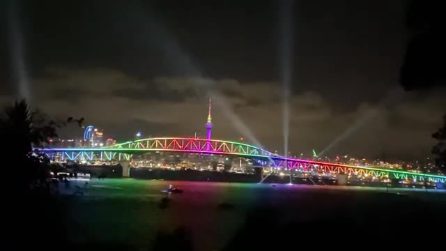 Capodanno 2022, i fantastici colori di Auckland